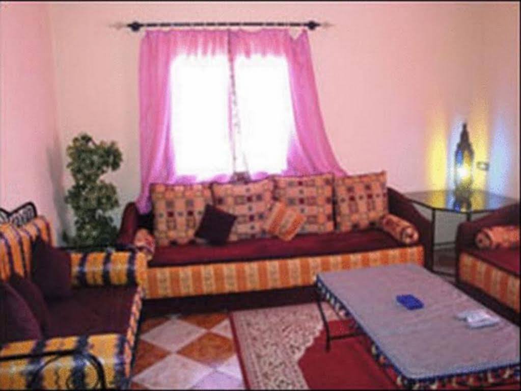 Residence Rosas Ouarzazate Buitenkant foto